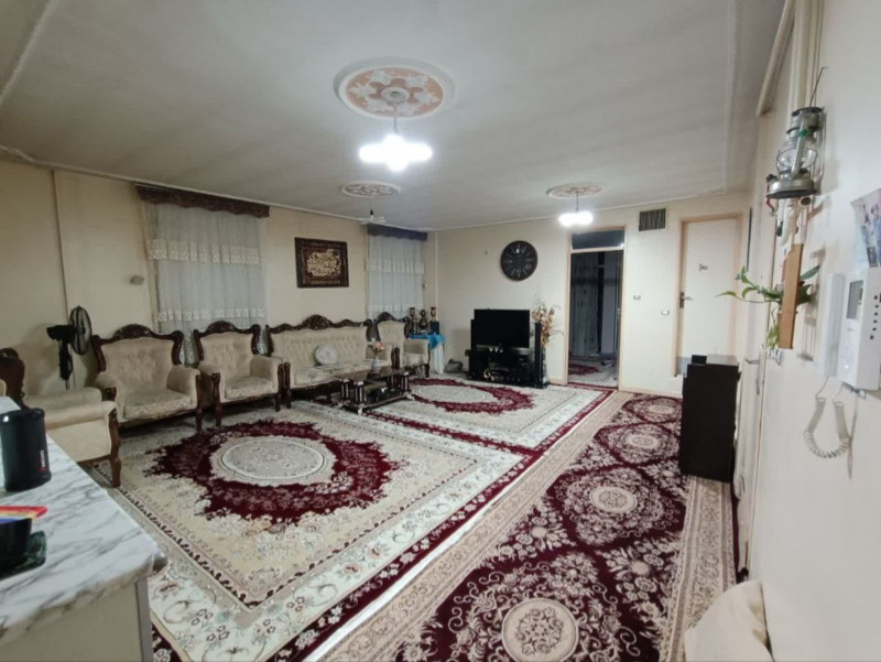 آپارتمان 85 متری دو خوابه در میدان زندیه ملایر1259182324