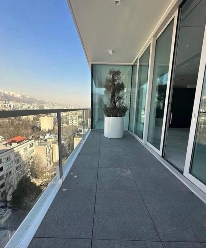 اداری 300 متری دو خوابه در فرمانیه تهران