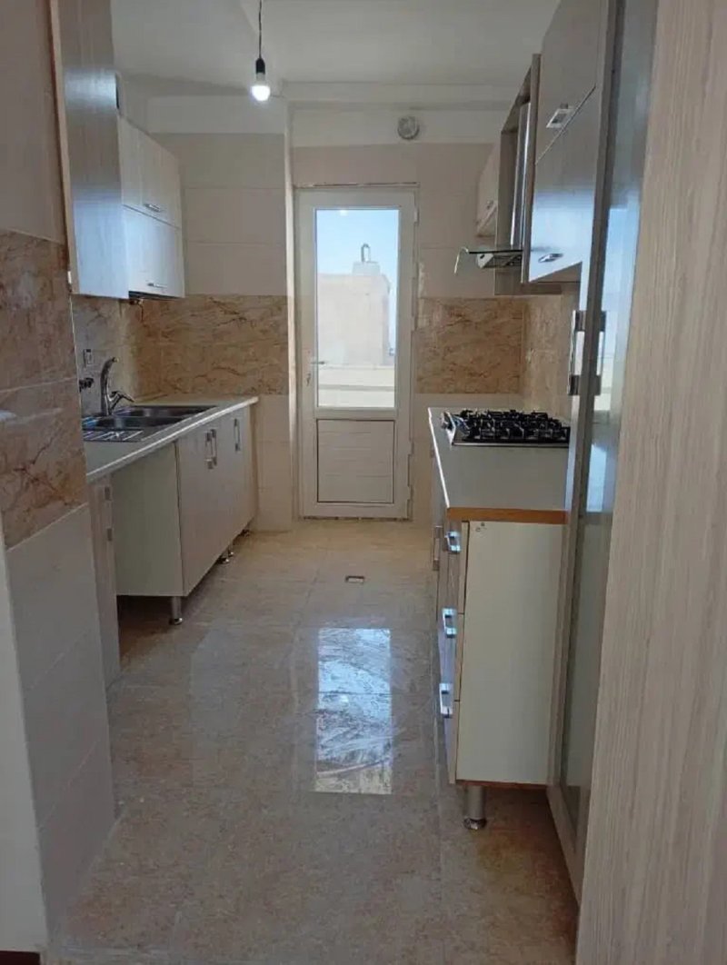 آپارتمان 85 متری دو خوابه در دانش کرمانشاه13655323516