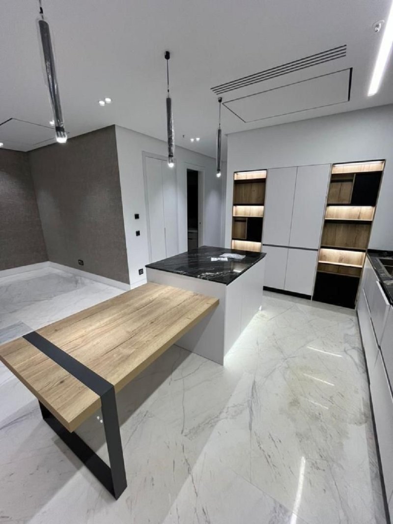 آپارتمان 260 متری چهارخوابه در پاسداران تهران13661223612