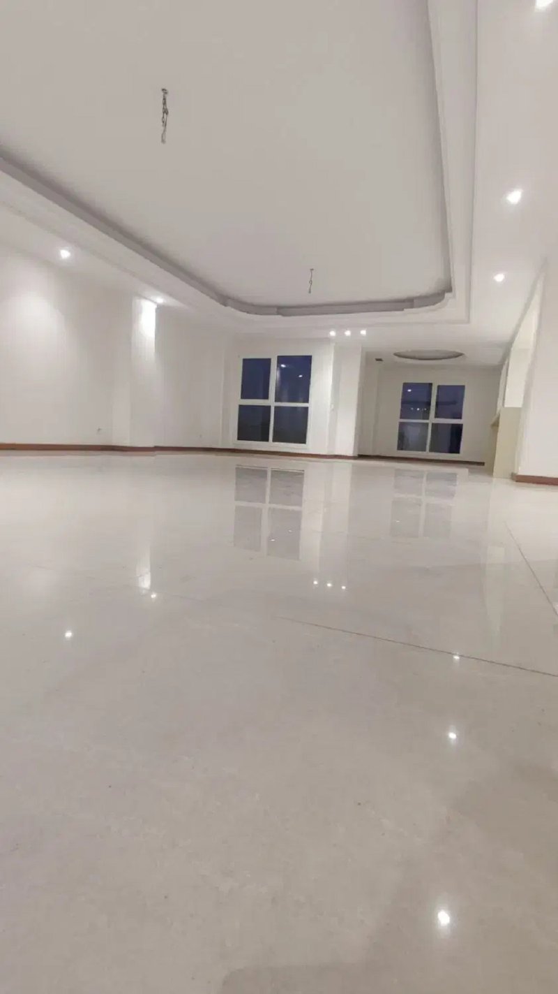 آپارتمان 200 متری سه خوابه در پاسداران تهران
