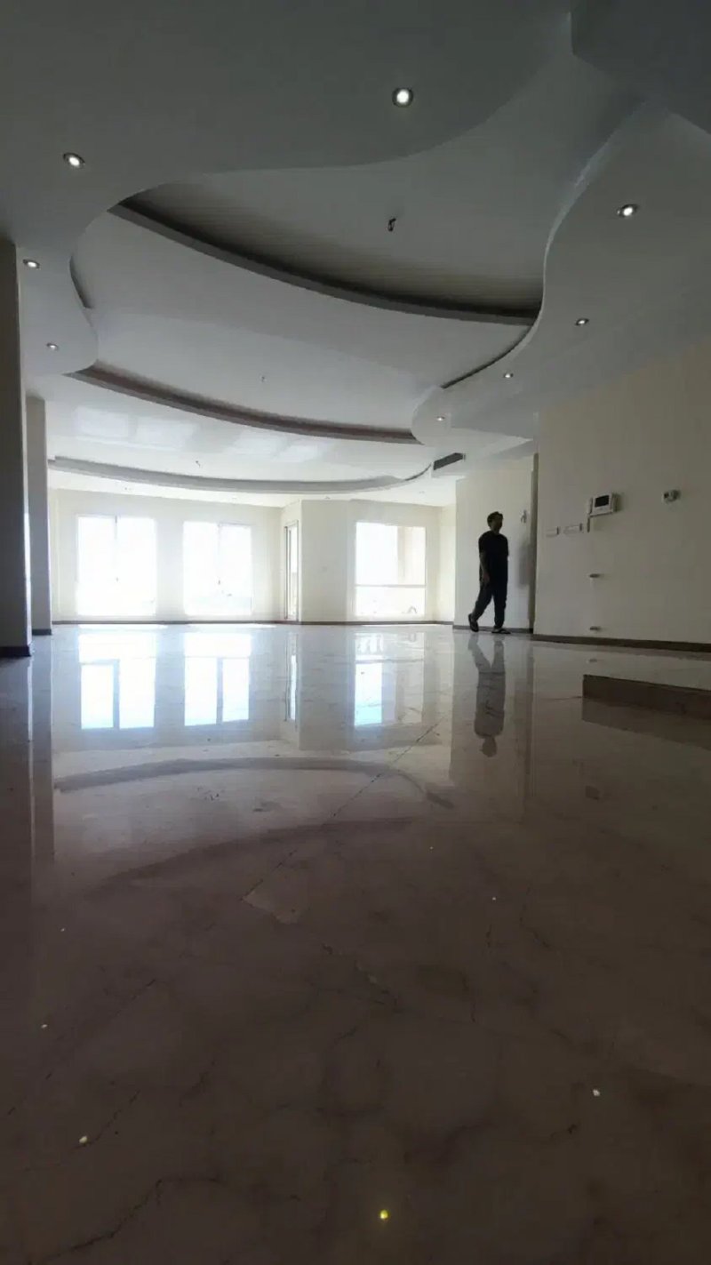 آپارتمان 230 متری سه خوابه در پاسداران تهران