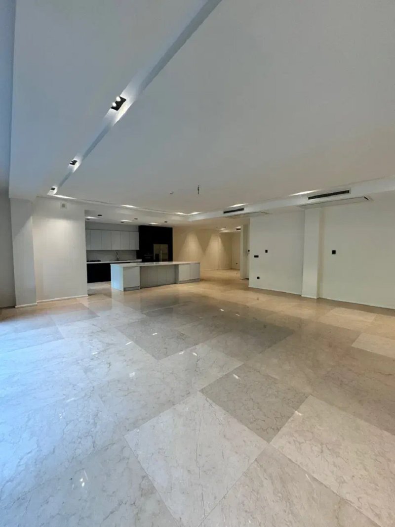 آپارتمان 195 متری سه خوابه در پاسداران تهران13664623722