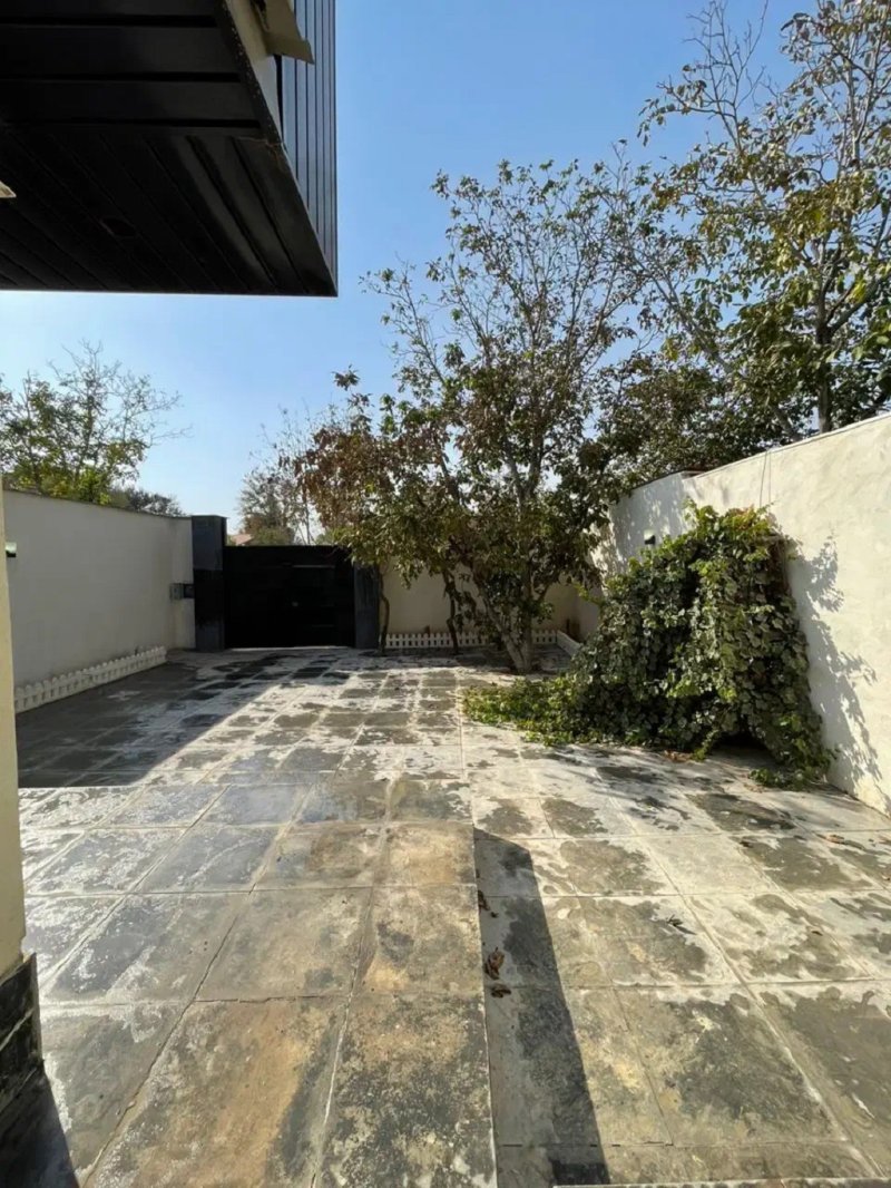 ویلا 259 متری یک خوابه در فاز 4 مهرشهر13676624010