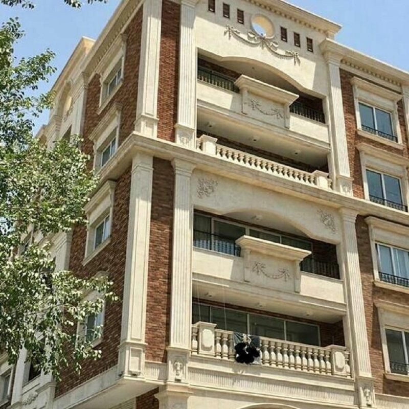 آپارتمان 130 متری سه خوابه در سعادت آباد اصفهان13678024078