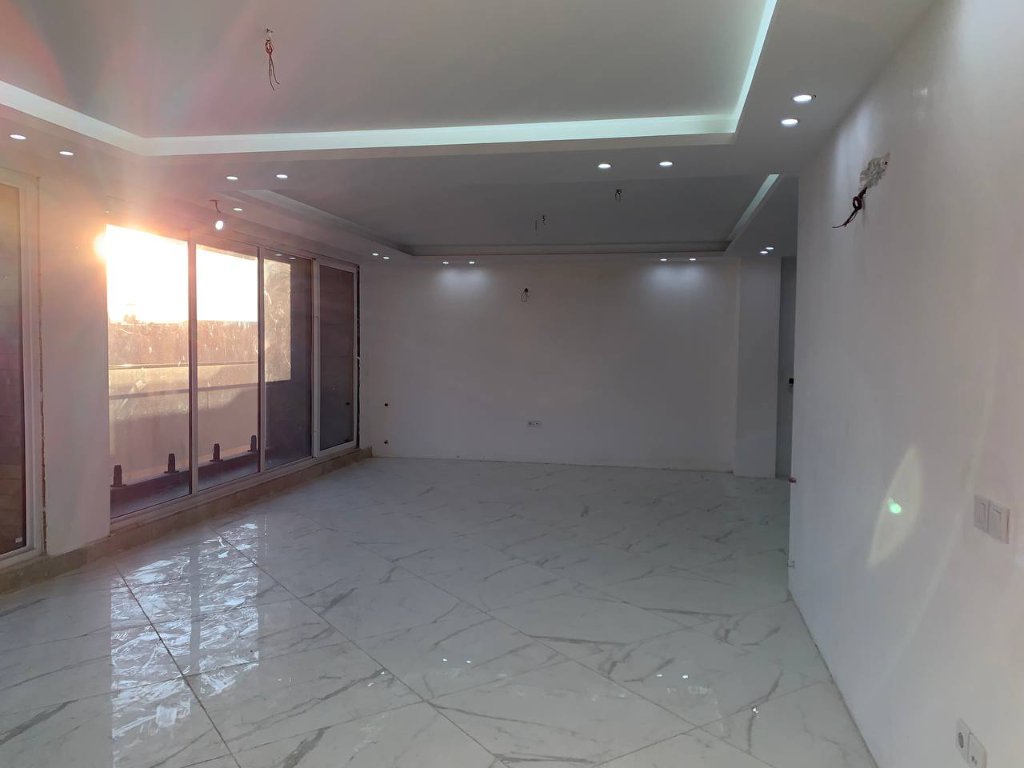 آپارتمان 115 متری دو خوابه در خیابان زرینی ملایر124082244