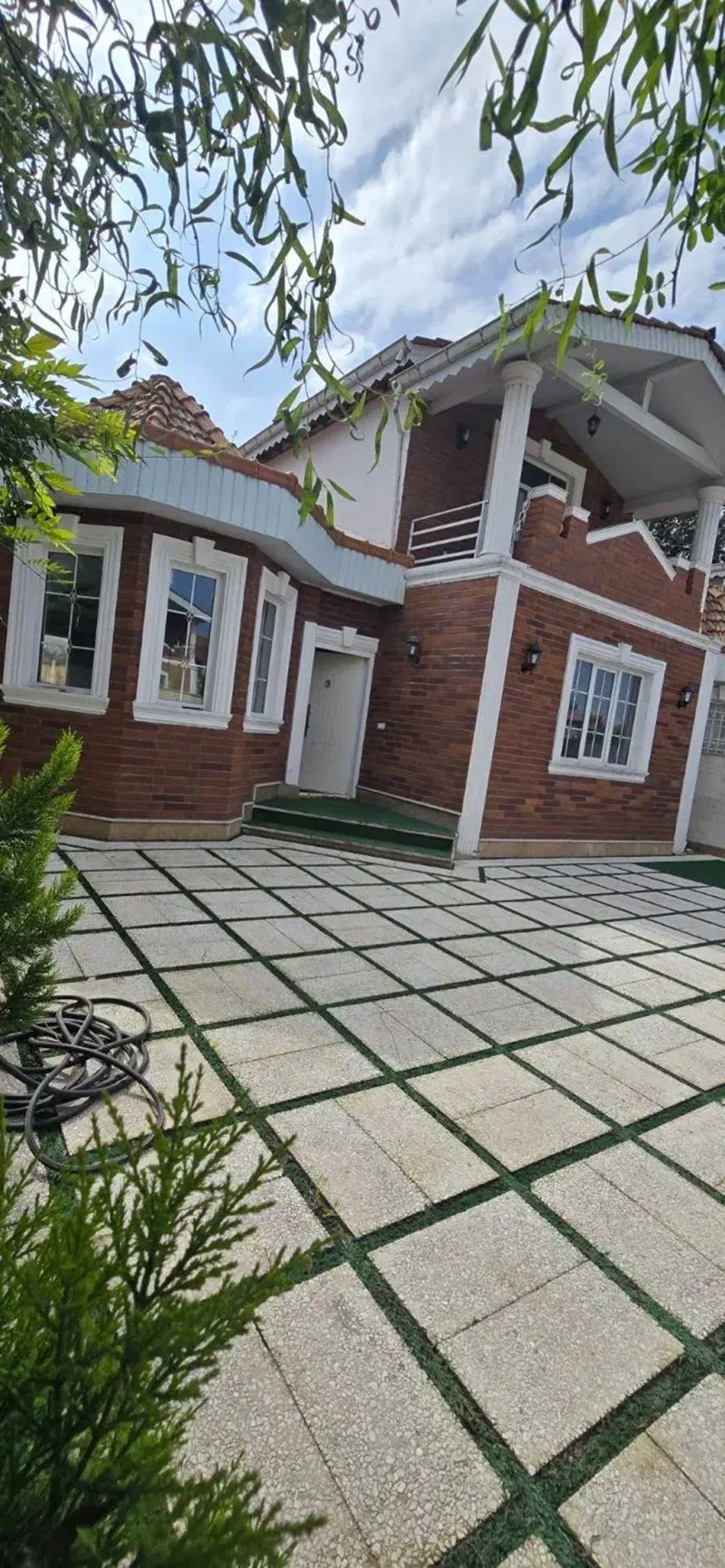 ویلا 180 متری سه خوابه در زیباکنار13690124431
