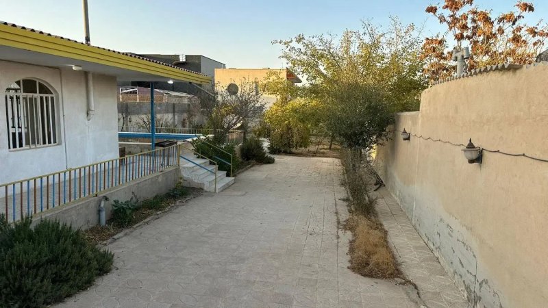 خانه 1000 متری دو خوابه در چهارباغ کرج13696024598