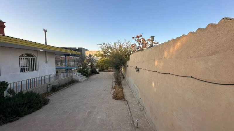 خانه 1000 متری دو خوابه در چهارباغ کرج13696024599