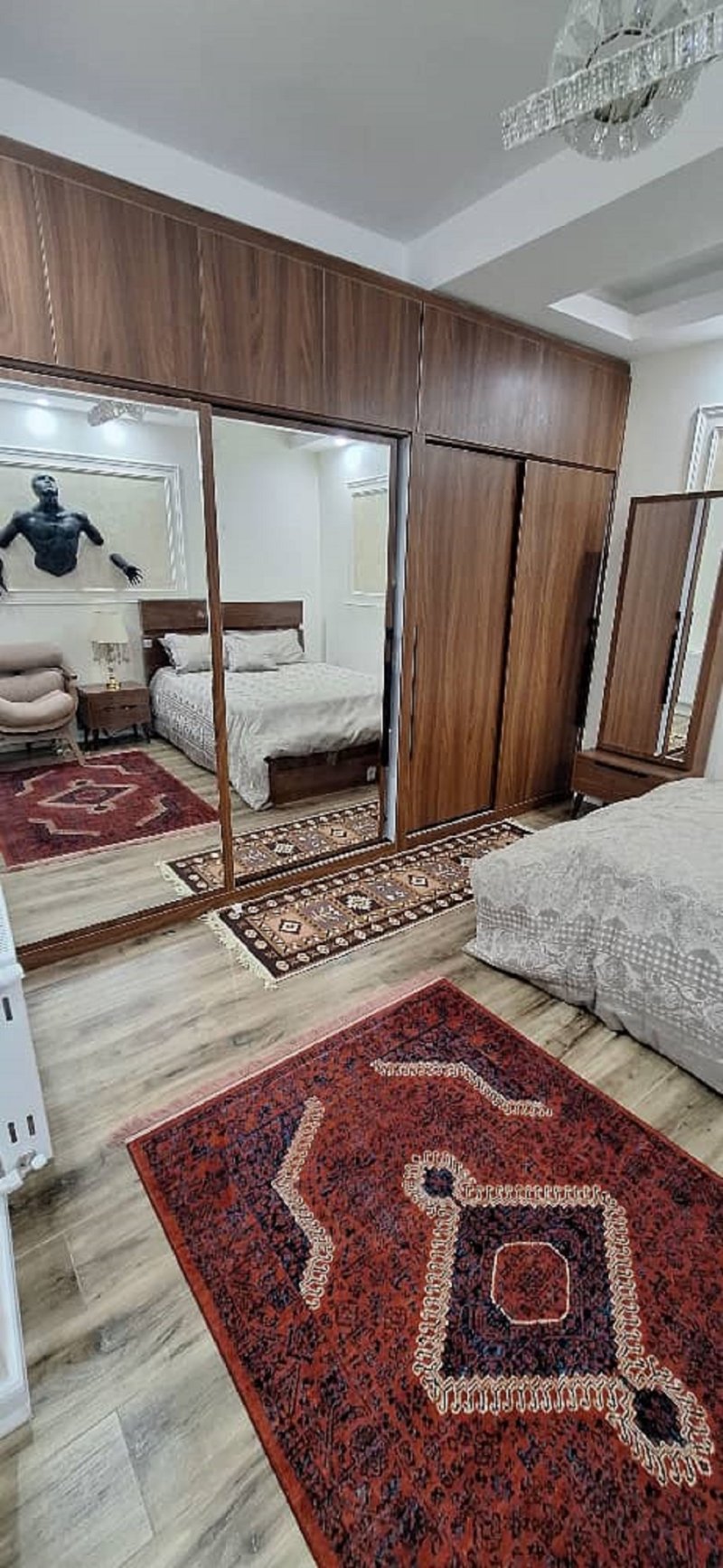 آپارتمان 190 متری چهارخوابه در فاز 1 اندیشه13698124680
