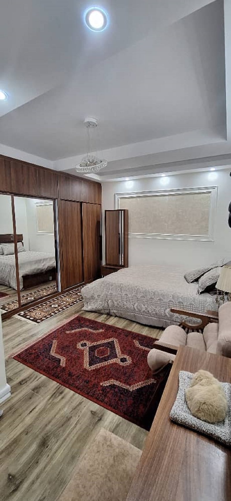 آپارتمان 190 متری چهارخوابه در فاز 1 اندیشه13698124682