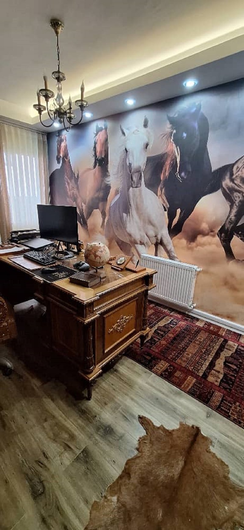 آپارتمان 190 متری چهارخوابه در فاز 1 اندیشه13698124684