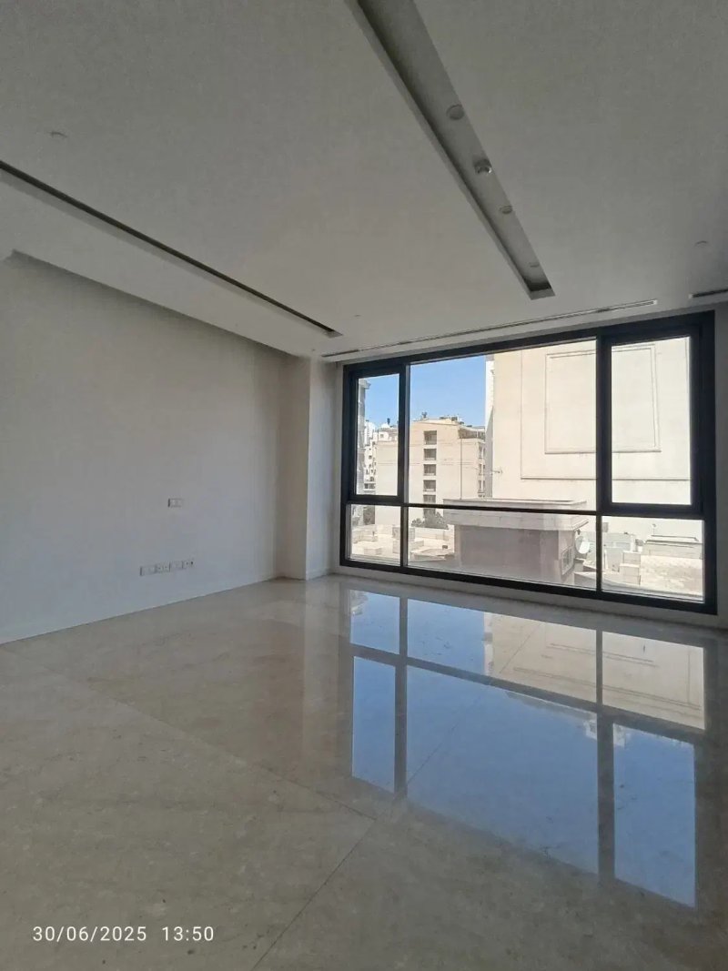 آپارتمان 250 متری سه خوابه در کامرانیه تهران13712825055