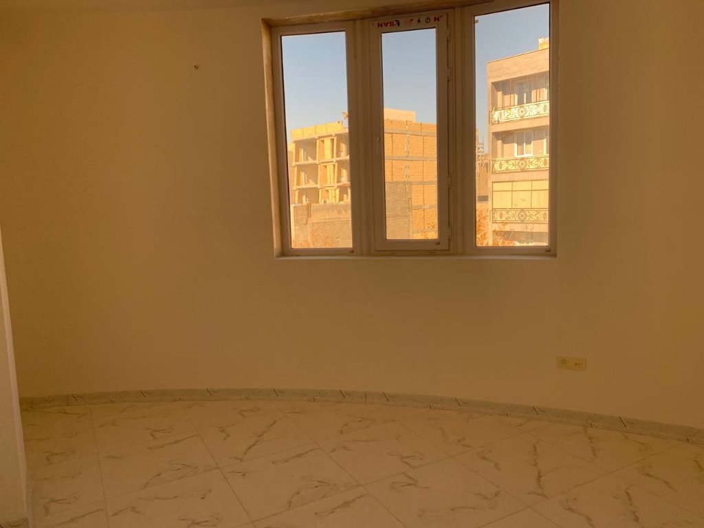آپارتمان 150 متری سه خوابه در خیابان خلبان ملایر124084255