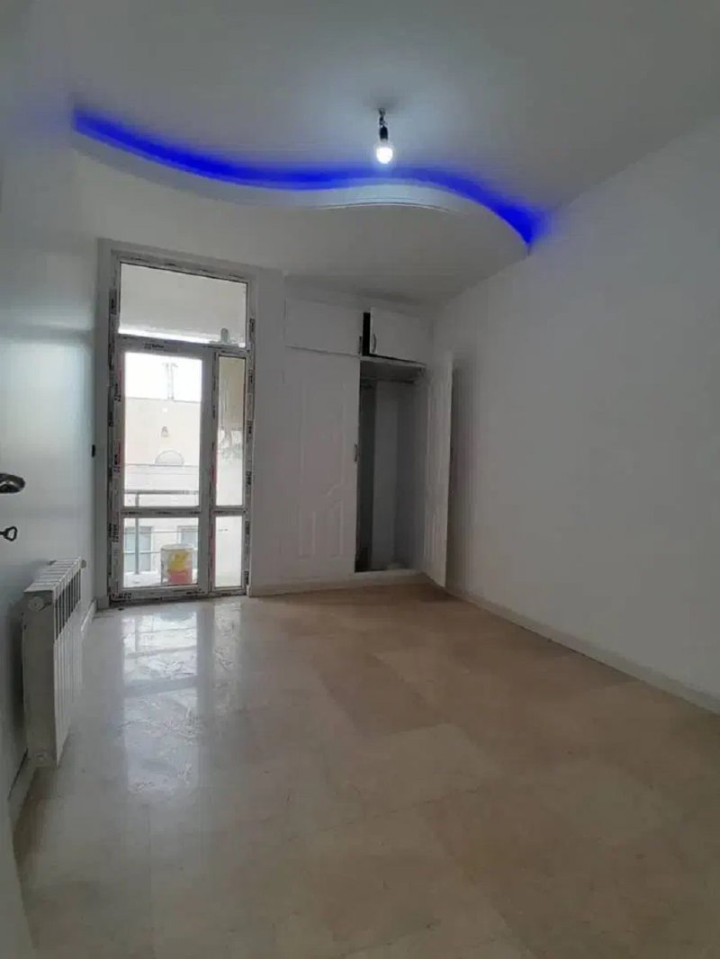 آپارتمان 90 متری دو خوابه در تهرانپارس غربی تهران13735825605