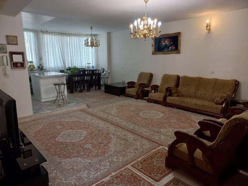 خانه 115 متری سه خوابه در سعادت آباد تهران
