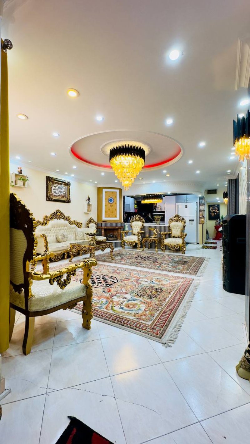 آپارتمان 85 متری دو خوابه در ارغوان اندیشه13746325773