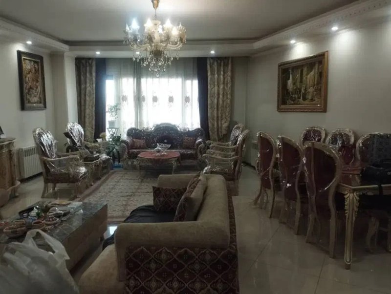 آپارتمان 105 متری دو خوابه در قلهک تهران13758226073