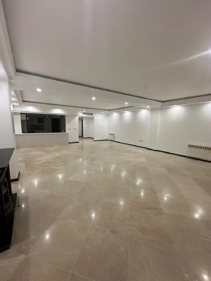 آپارتمان 200 متری سه خوابه در کوی فراز تهران13796227245