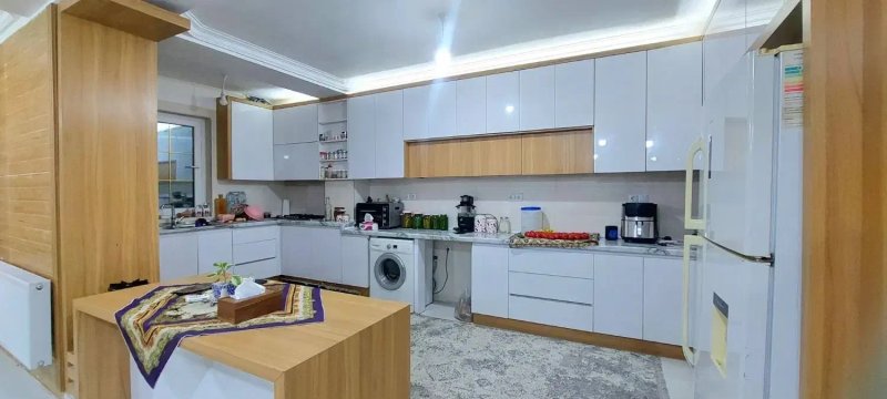 آپارتمان 300 متری سه خوابه در خیابان تهران قائم شهر