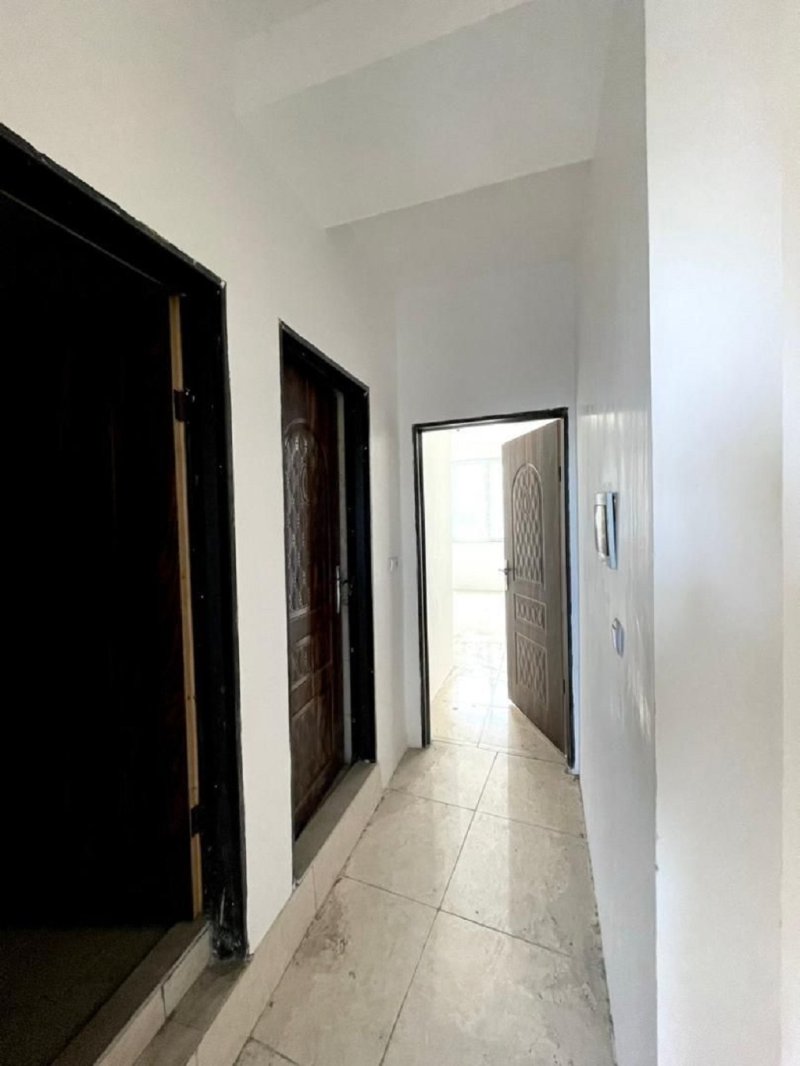 آپارتمان 200 متری سه خوابه در خیابان تهران قائم شهر13814627695