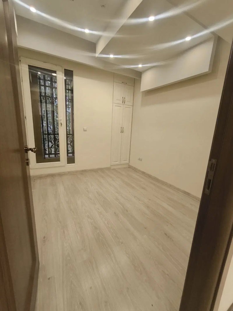 آپارتمان 100 متری دو خوابه در نیلوفر تهران13822527958