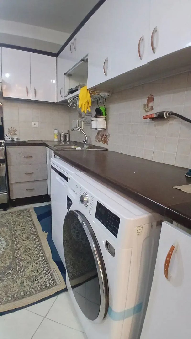 آپارتمان 70 متری دو خوابه در خیابان حسینی تهران13847728401