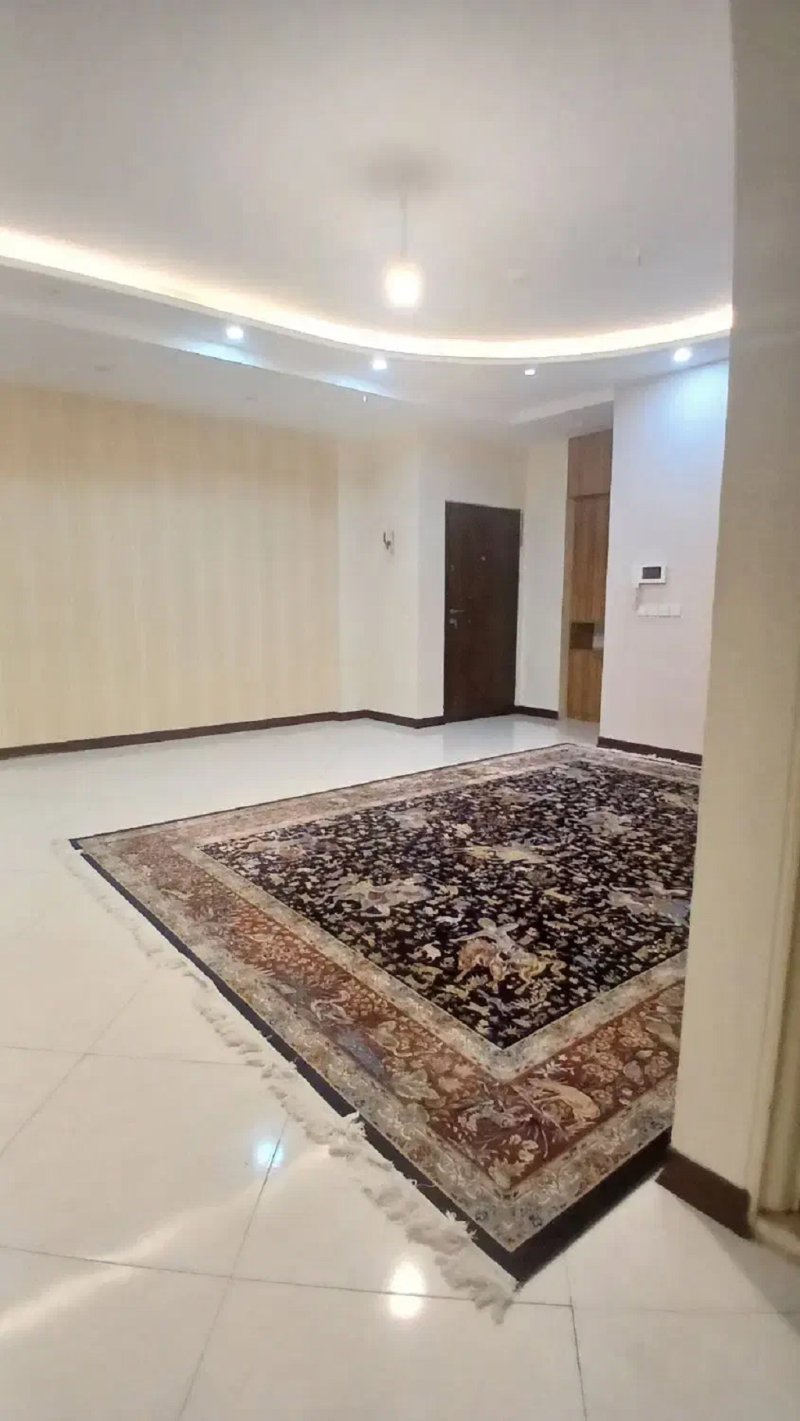 آپارتمان 88 متری دو خوابه در کوی ارم تهران13848328405
