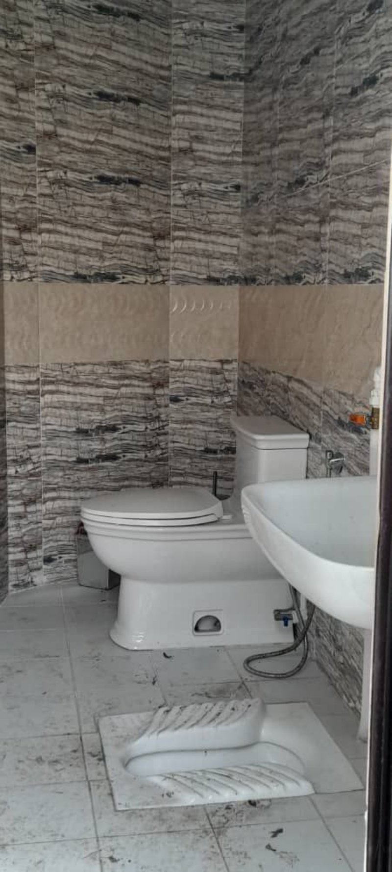 خانه 1000 متری در جزن طالقان13853928520