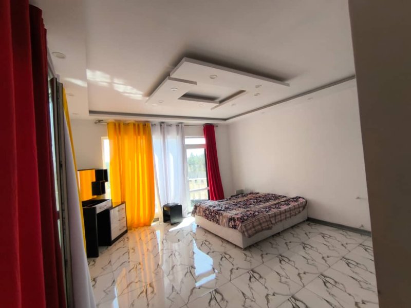 ویلا 1300 متری چهارخوابه در سهیلیه کرج13872928695