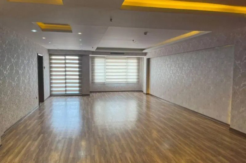 آپارتمان 170 متری سه خوابه در سعادت آباد اصفهان