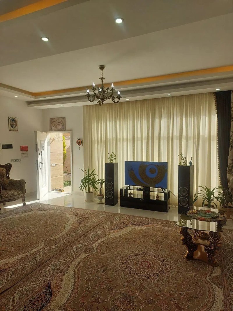 خانه 200 متری سه خوابه در گلبهار