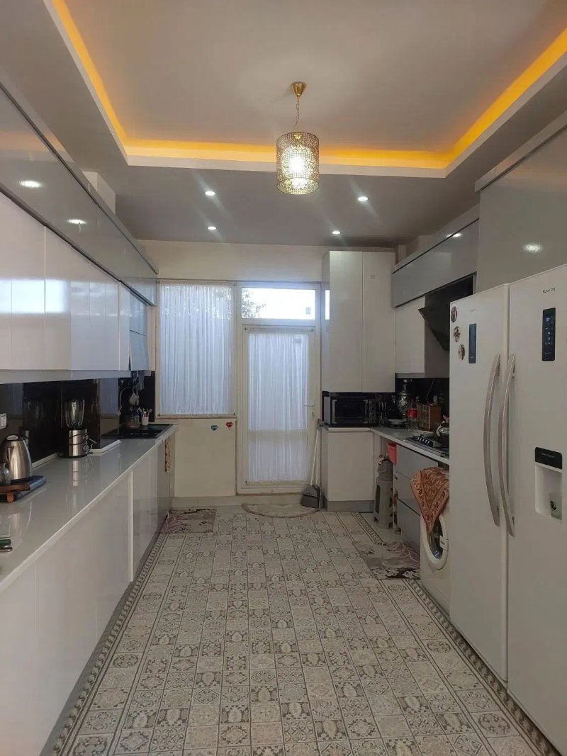 خانه 200 متری سه خوابه در گلبهار13901629114