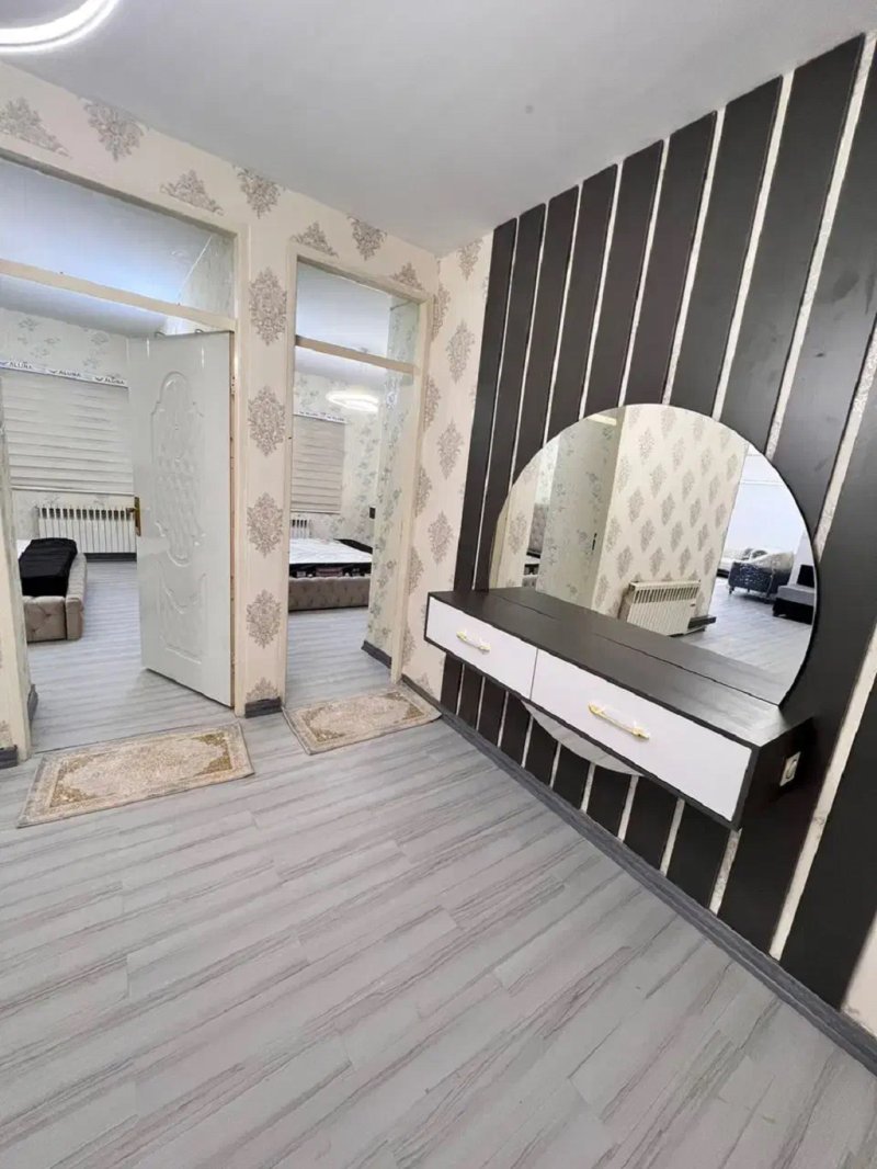 ویلا 1000 متری سه خوابه در شهرک زعفرانیه کرج13910329260
