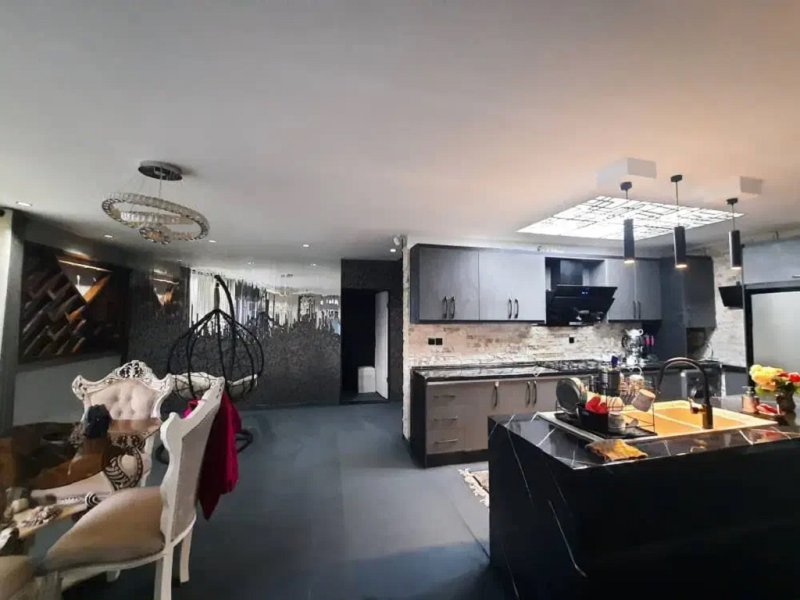 ویلا 360 متری سه خوابه در شهرک زعفرانیه کرج13910929270