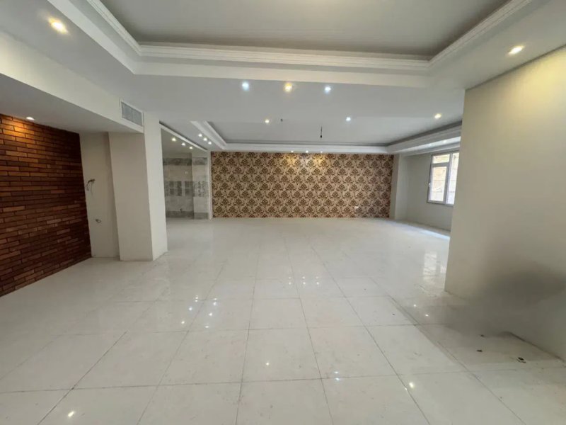 آپارتمان 180 متری سه خوابه در عظیمیه کرج13938429645