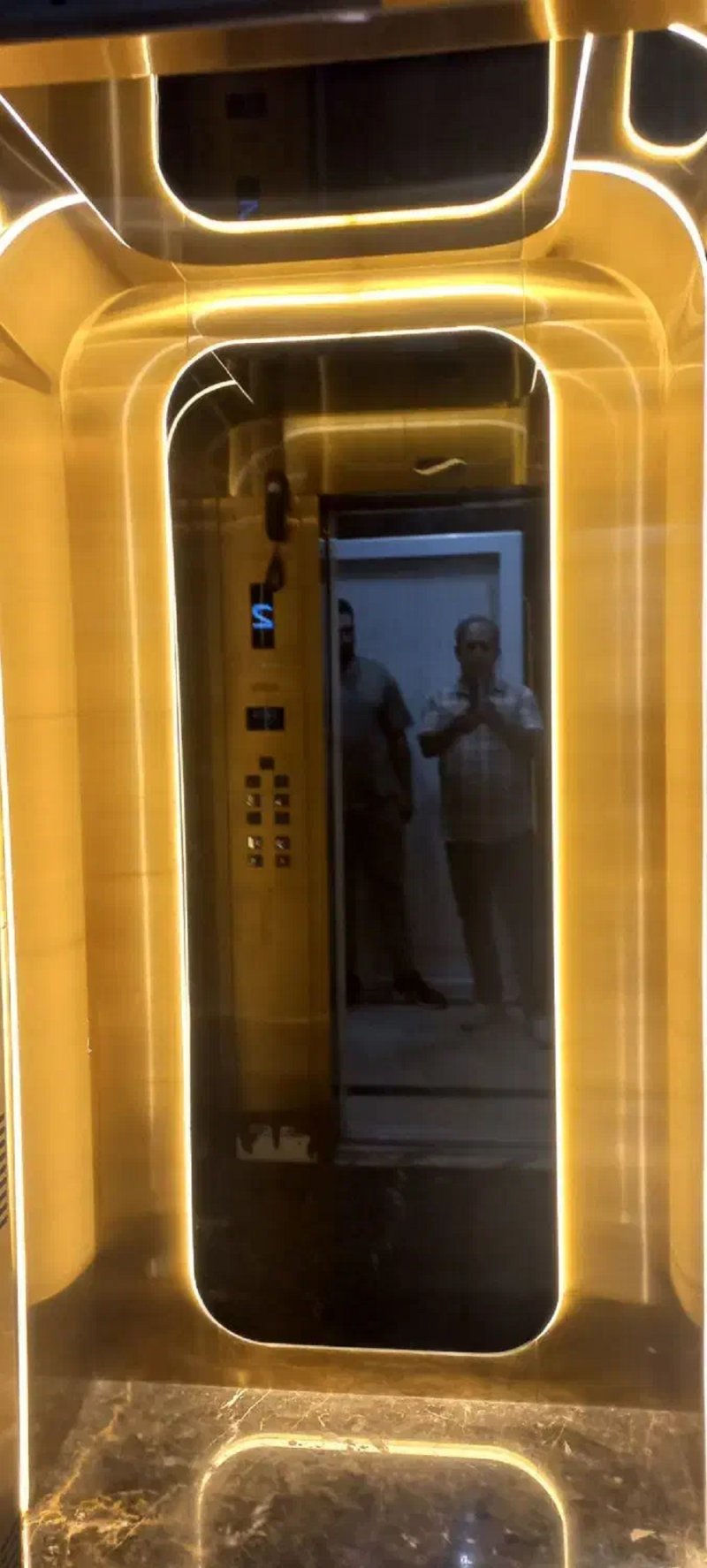 آپارتمان 160 متری سه خوابه در تهرانپارس تهران13975830152