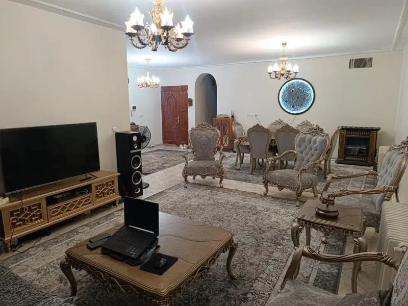 آپارتمان 140 متری دو خوابه در صادقیه تهران