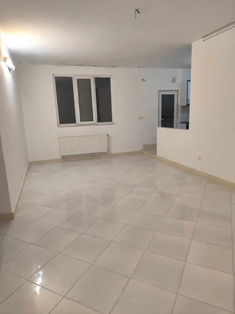 آپارتمان 80 متری دو خوابه در برونسی گلبهار13996430540