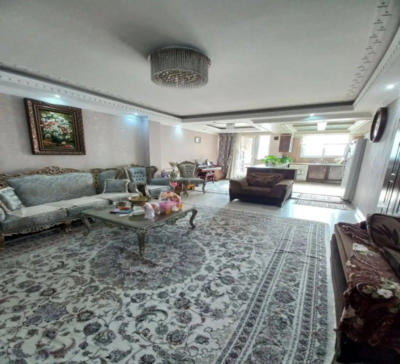 آپارتمان 98 متری دو خوابه در صادقیه تهران