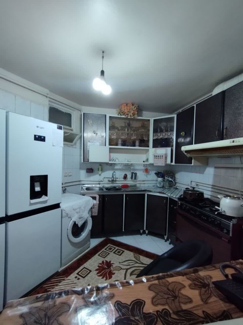 آپارتمان 78 متری دو خوابه در میدان عارف ملایر14037231076