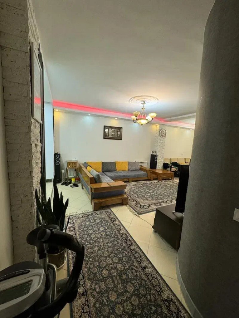 آپارتمان 80 متری دو خوابه در شهرک بنفشه کرج14057231434