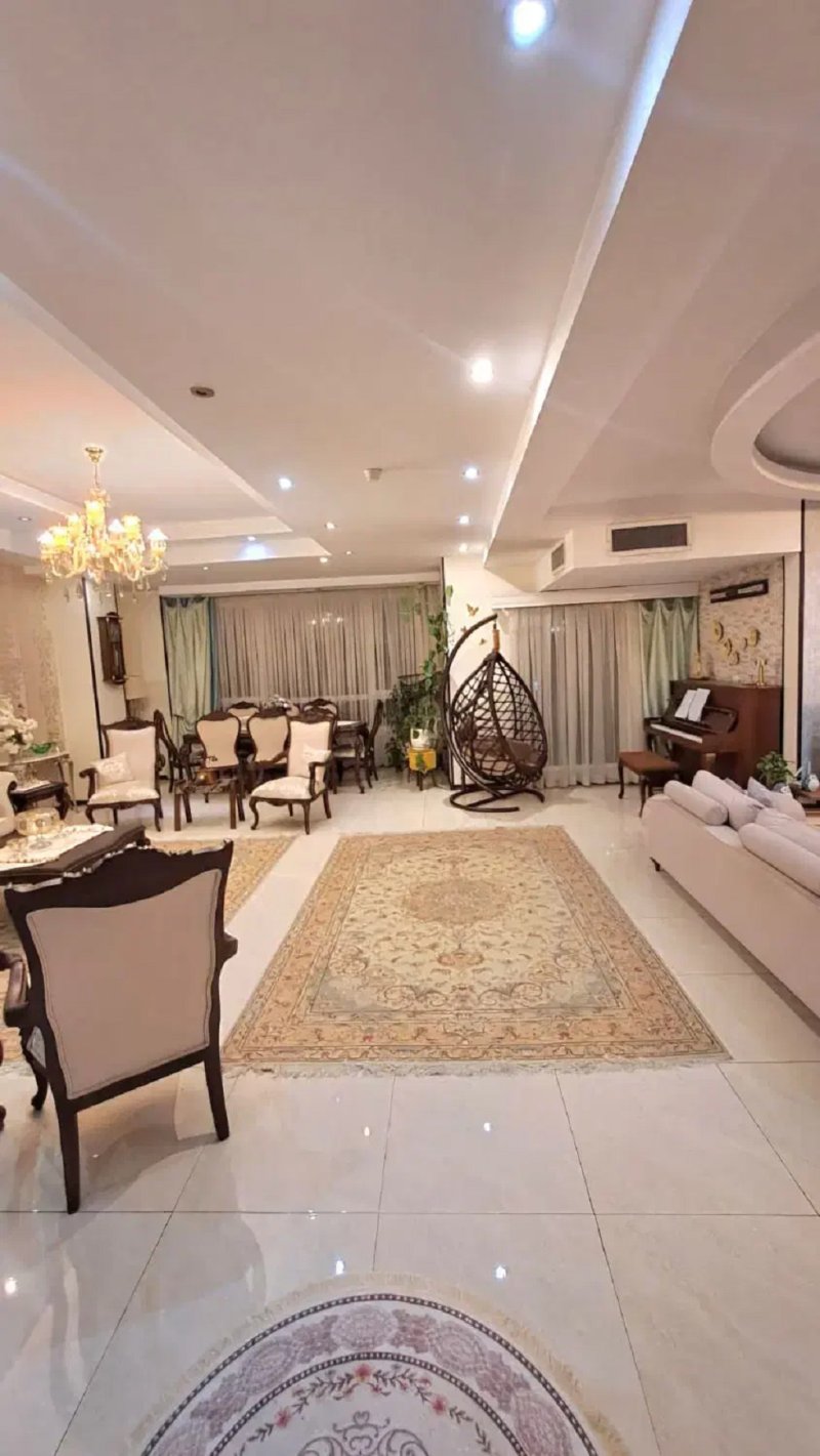 آپارتمان 171 متری سه خوابه در شهرک بنفشه کرج