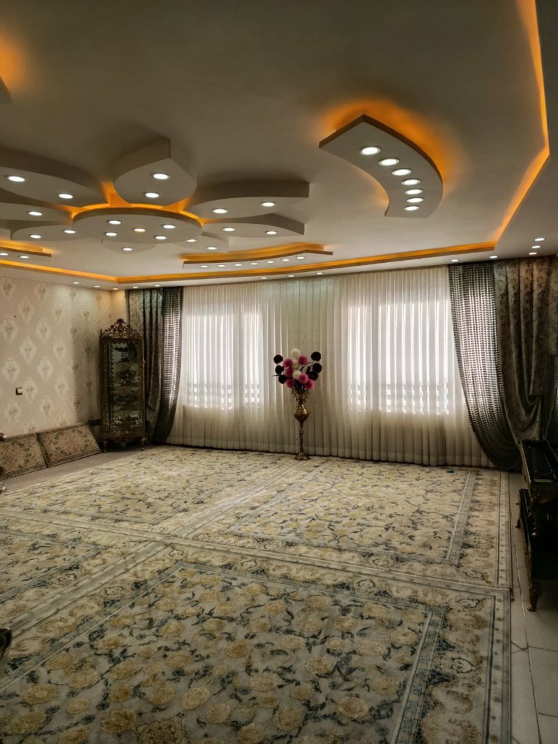 آپارتمان 117 متری دو خوابه در میدان زندیه ملایر