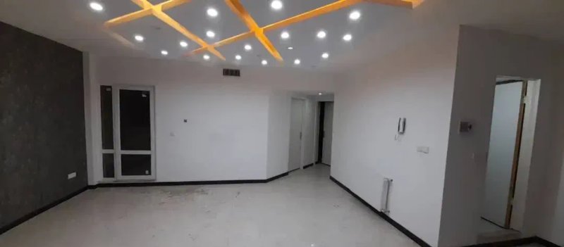 آپارتمان 83 متری دو خوابه در فاز 6 پرند