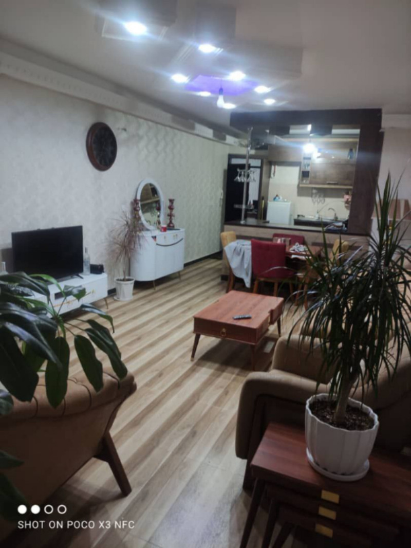 آپارتمان 74 متری دو خوابه در میدان زندیه ملایر1262343224