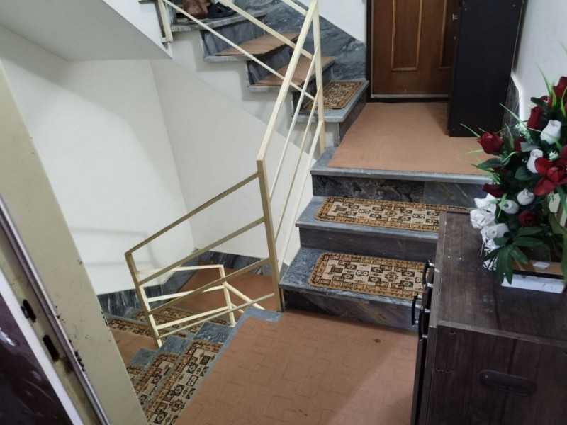 آپارتمان 80 متری دو خوابه در میدان آزادگان ملایر1262363239
