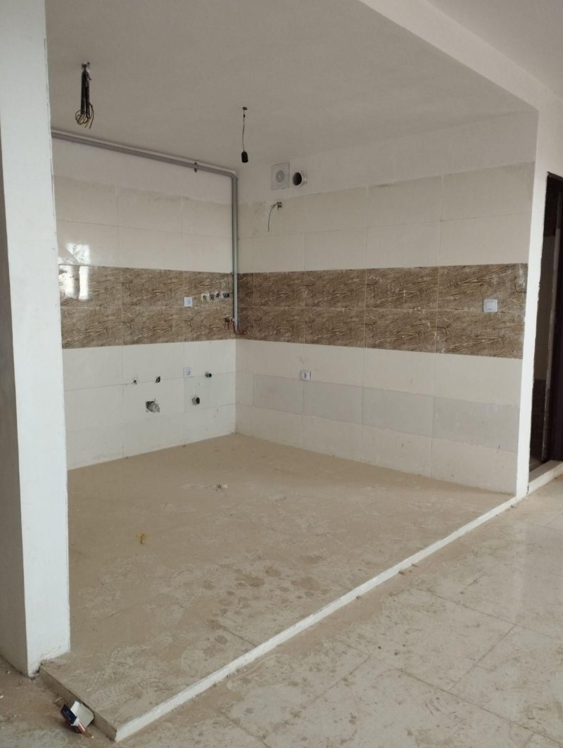 آپارتمان 81 متری دو خوابه در فاز 6 پرند