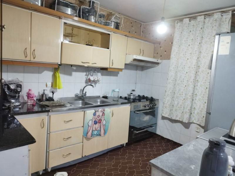 آپارتمان 80 متری دو خوابه در میدان آزادگان ملایر1262363243