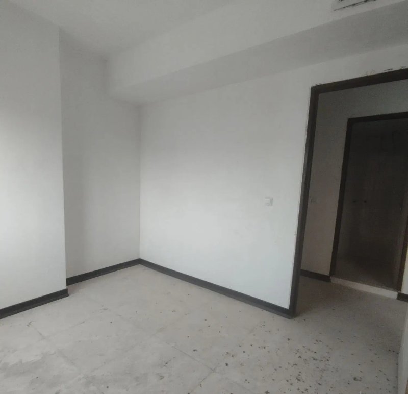 آپارتمان 83 متری دو خوابه در فاز 6 پرند
